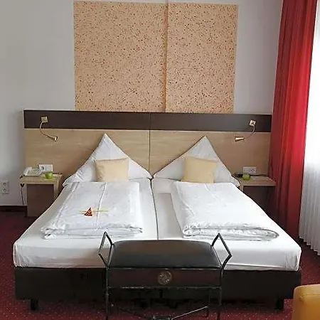 Cascade Superior Hotel