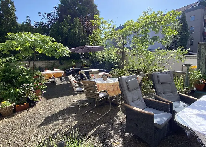 Cascade Superior Hotel