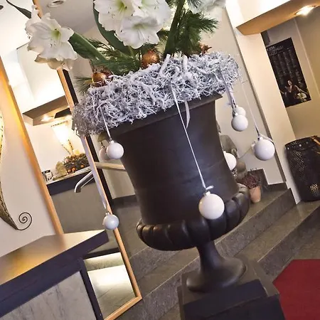Hotell Cascade Superior 3*